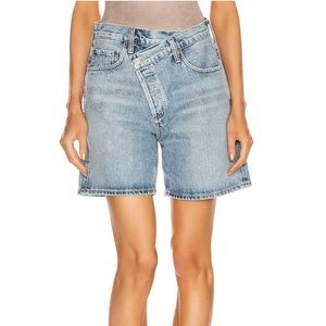 NWT Agolde Criss Cross Upsized Short, size 26, in color Momentum